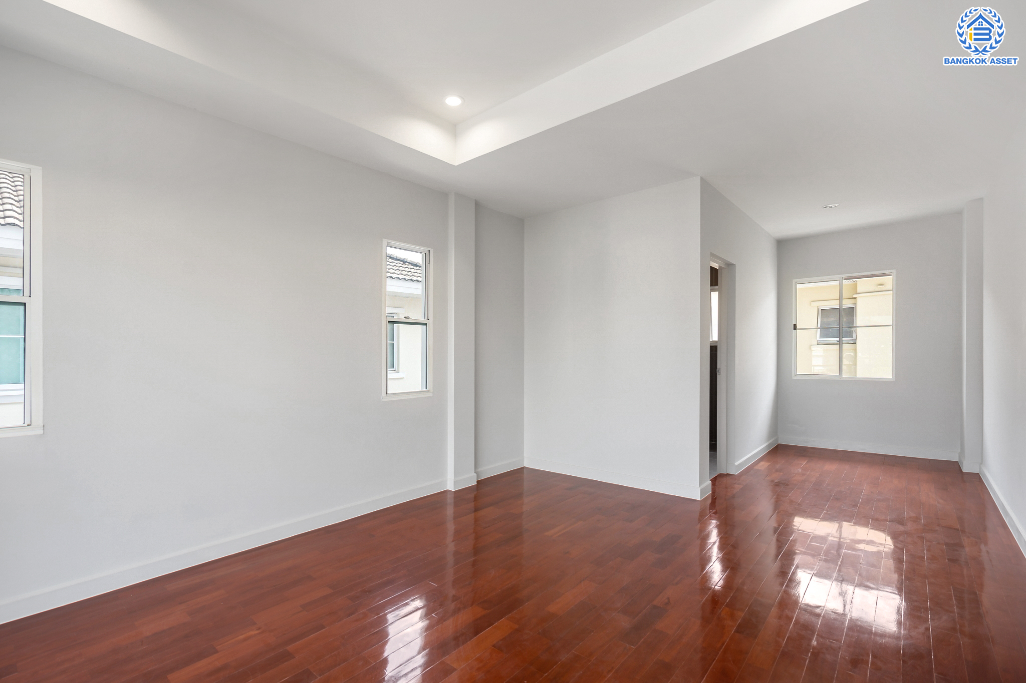 บ้านมือสองตกแต่งใหม่ ม.นันทวัน วัชรพล แบรนด์ LH เนื้อที่ 53.2 ตร.ว. ฟังก์ชัน 3 ห้องนอน 3 ห้องน้ำ จอดรถได้ 2 คัน Facilities ครบครัน บนทำเลเชื่อมต่อหลายเส้นทาง ถ.รามอินทรา ถ.สายไหม และถ.พหลโยธิน ใกล้สนามบินดอนเมือง ทางด่วน "ศรีรัช" และ เซ็นทรัลรามอินทรา